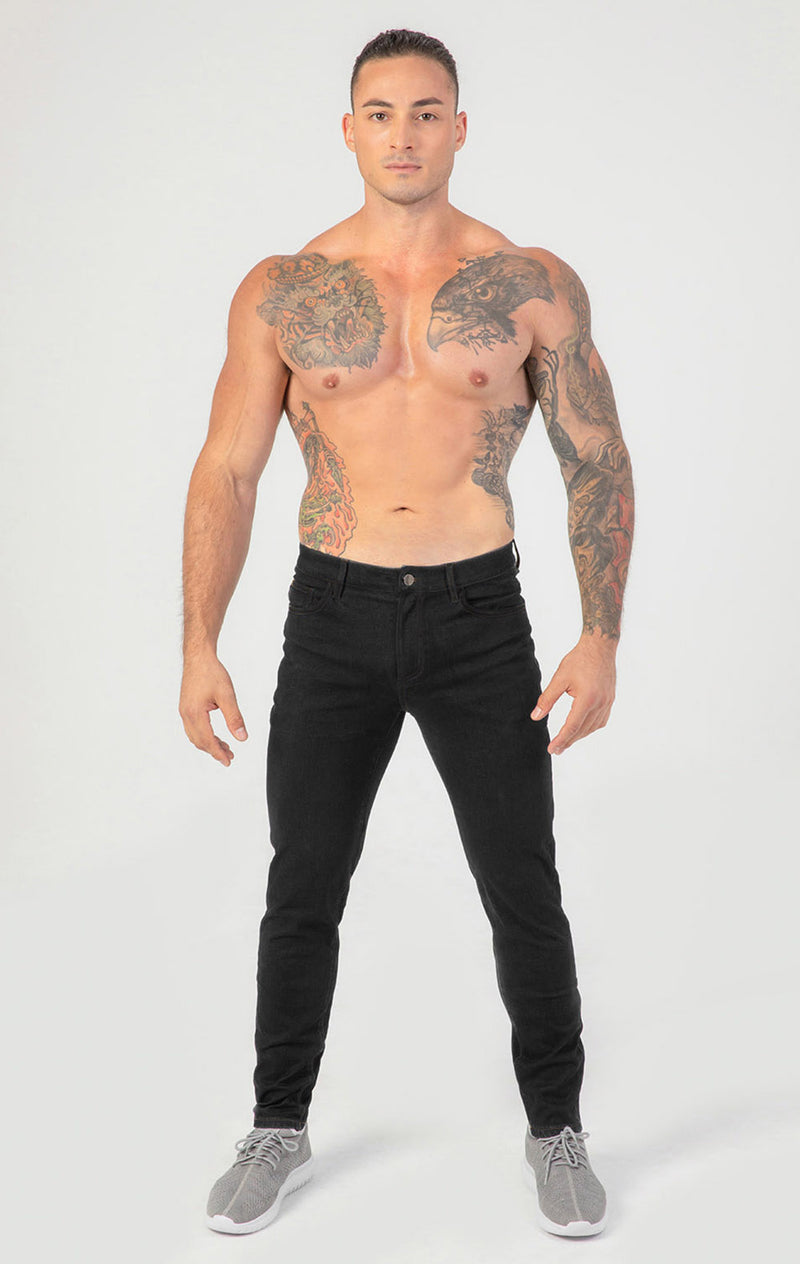 Contour Fit Jeans : Black