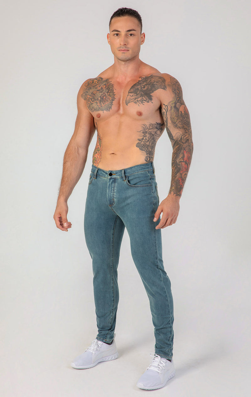 Contour Fit Jeans : Light Blue