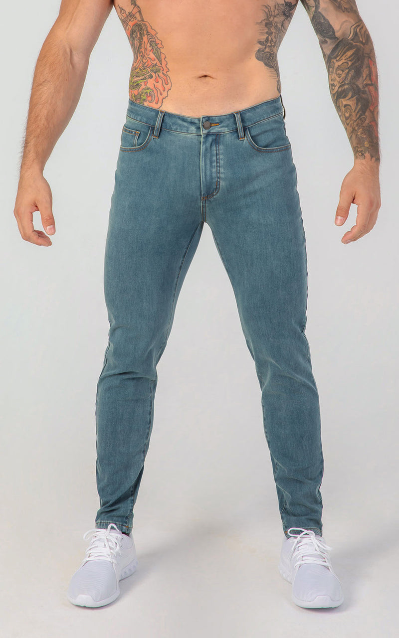 Contour Fit Jeans : Light Blue